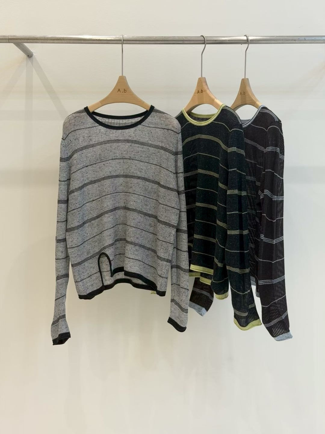 ♡輕盈微透感休閒條紋上衣♡ (C251155)