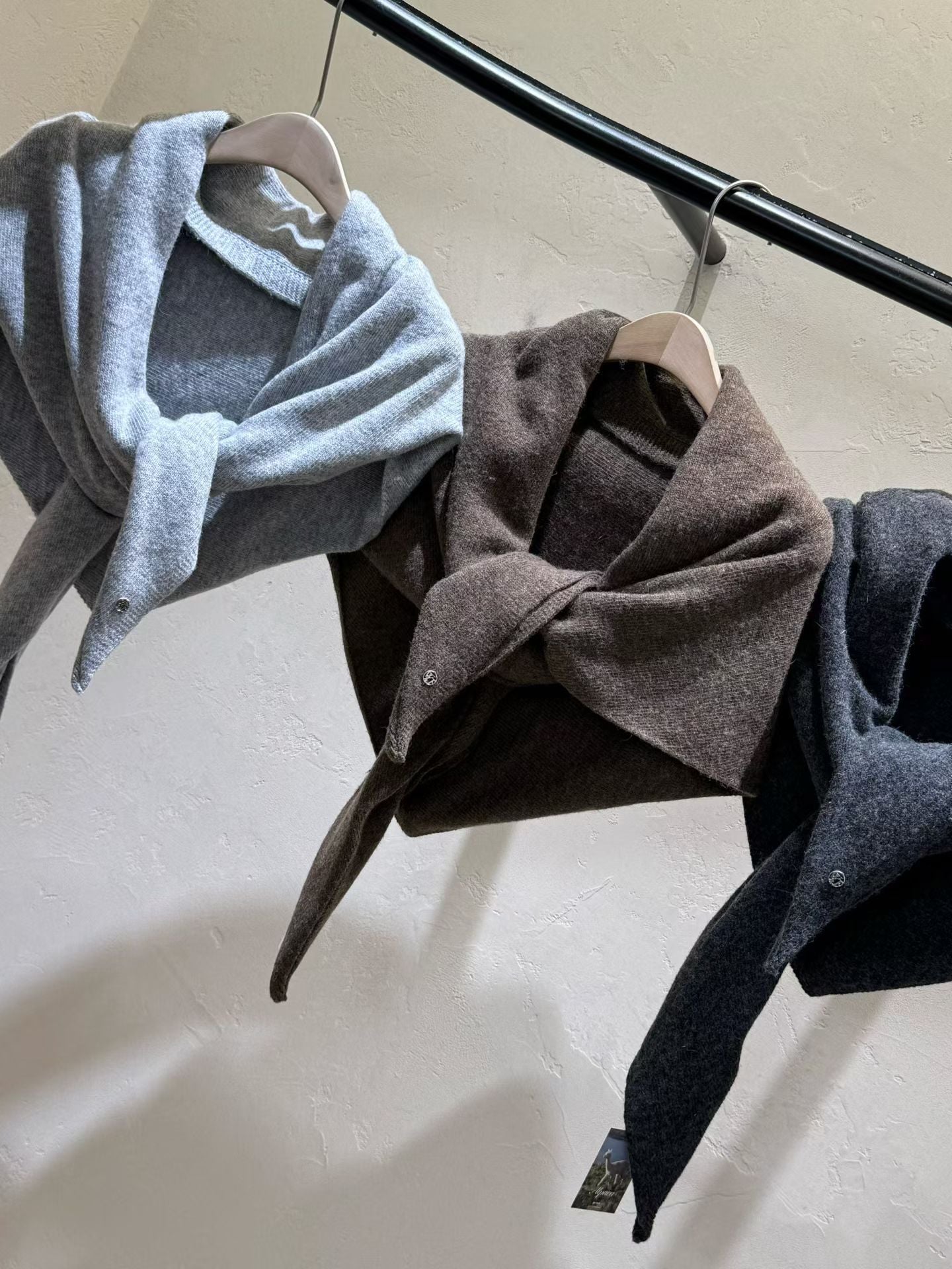 ♡秋冬必備~質感輕暖多功能披肩♡ (C251049)