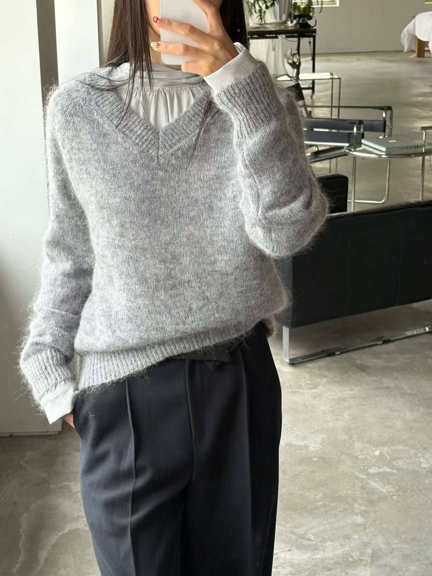 ♡柔霧輕絨V領毛海針織上衣♡ (C251256)