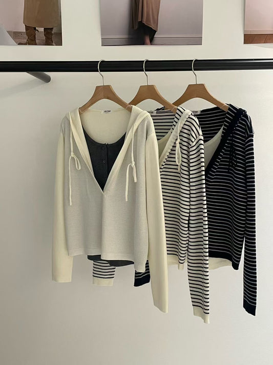 ♡法式假兩件式條紋V領Hoodie Knit♡ (C250933)