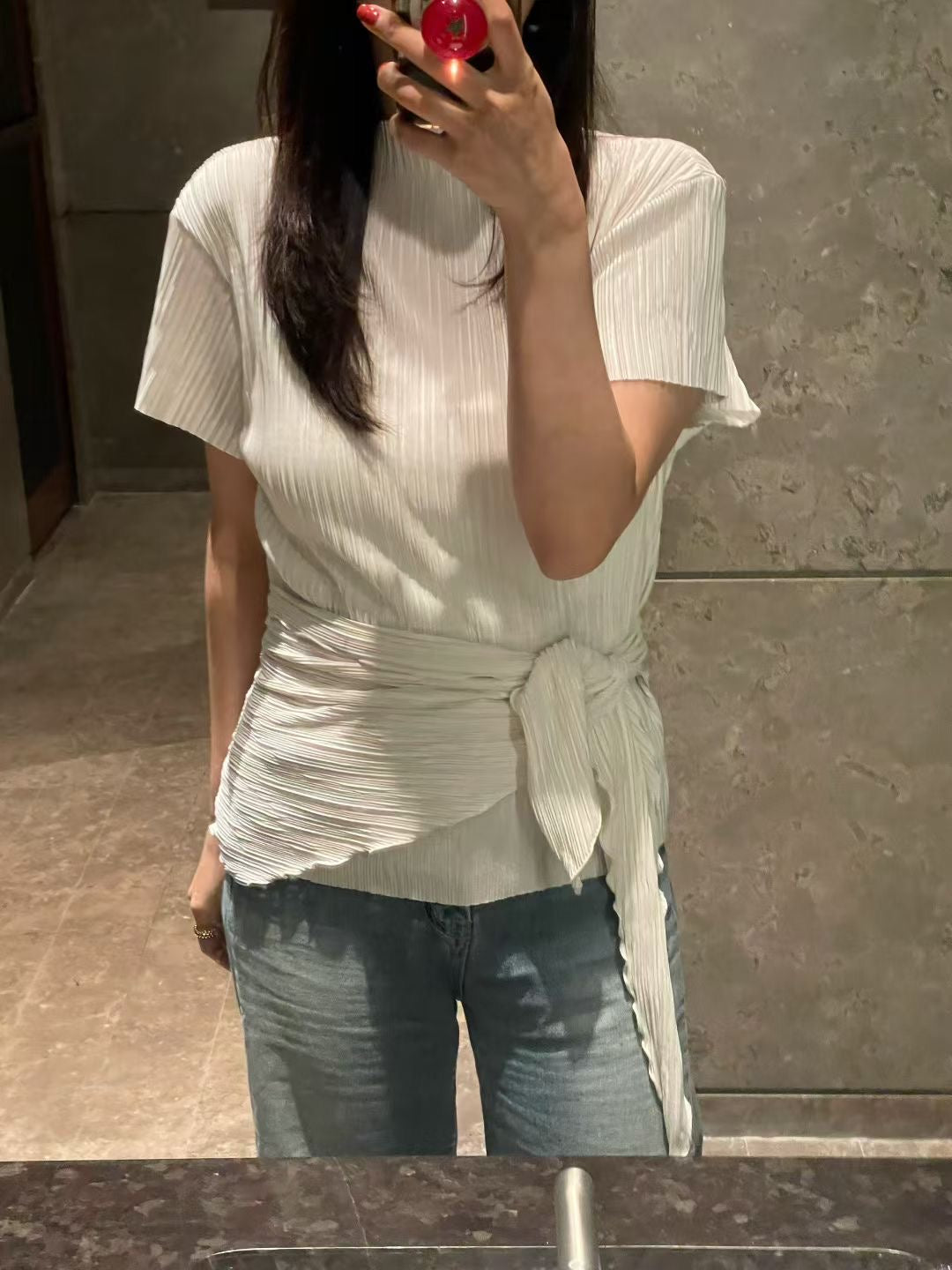 ♡氣質三宅ㄧ生風格細褶上衣～附領巾♡ (C250947)