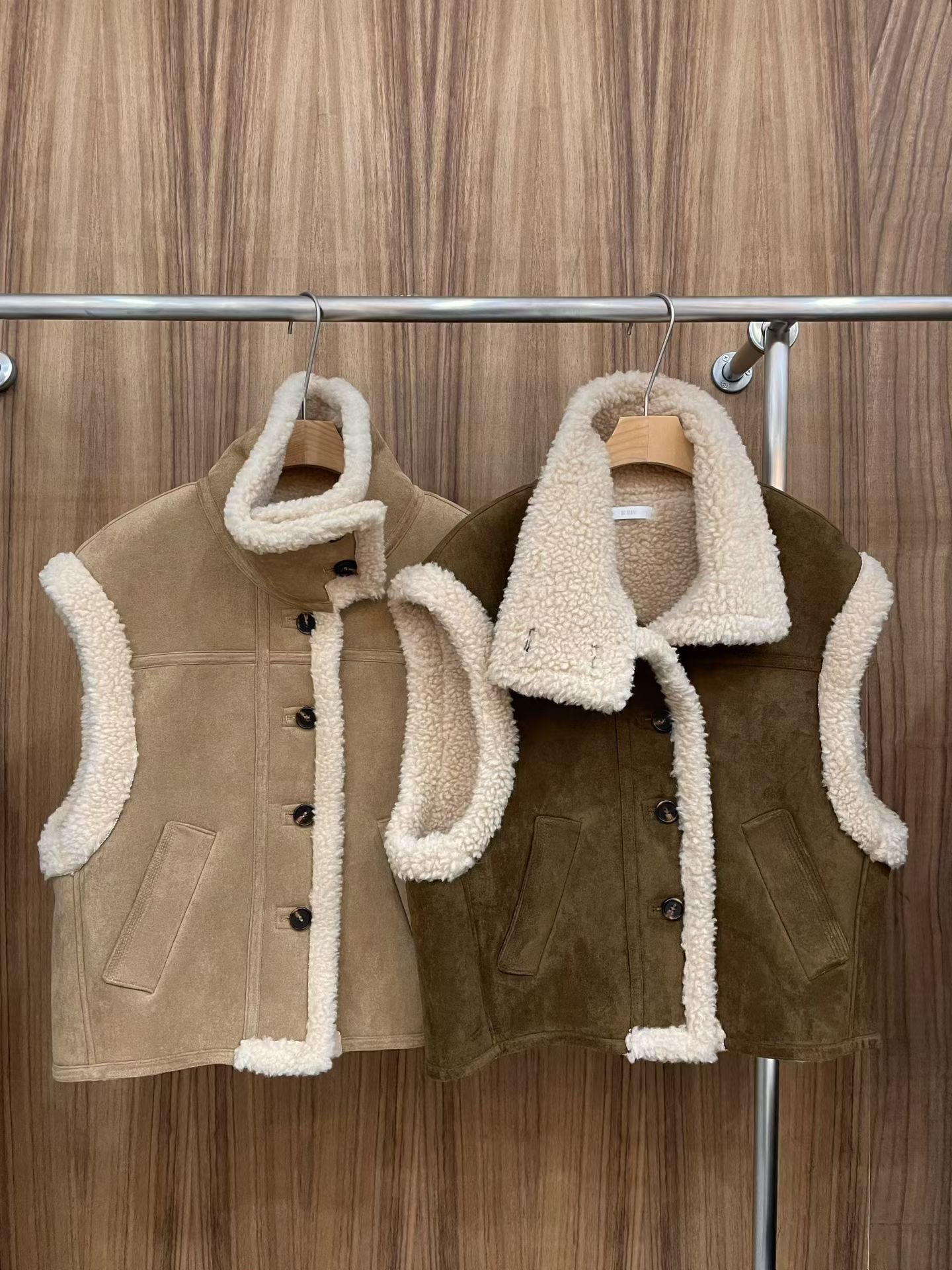 ♡迪羊羔麂皮背心♡ (C251213)