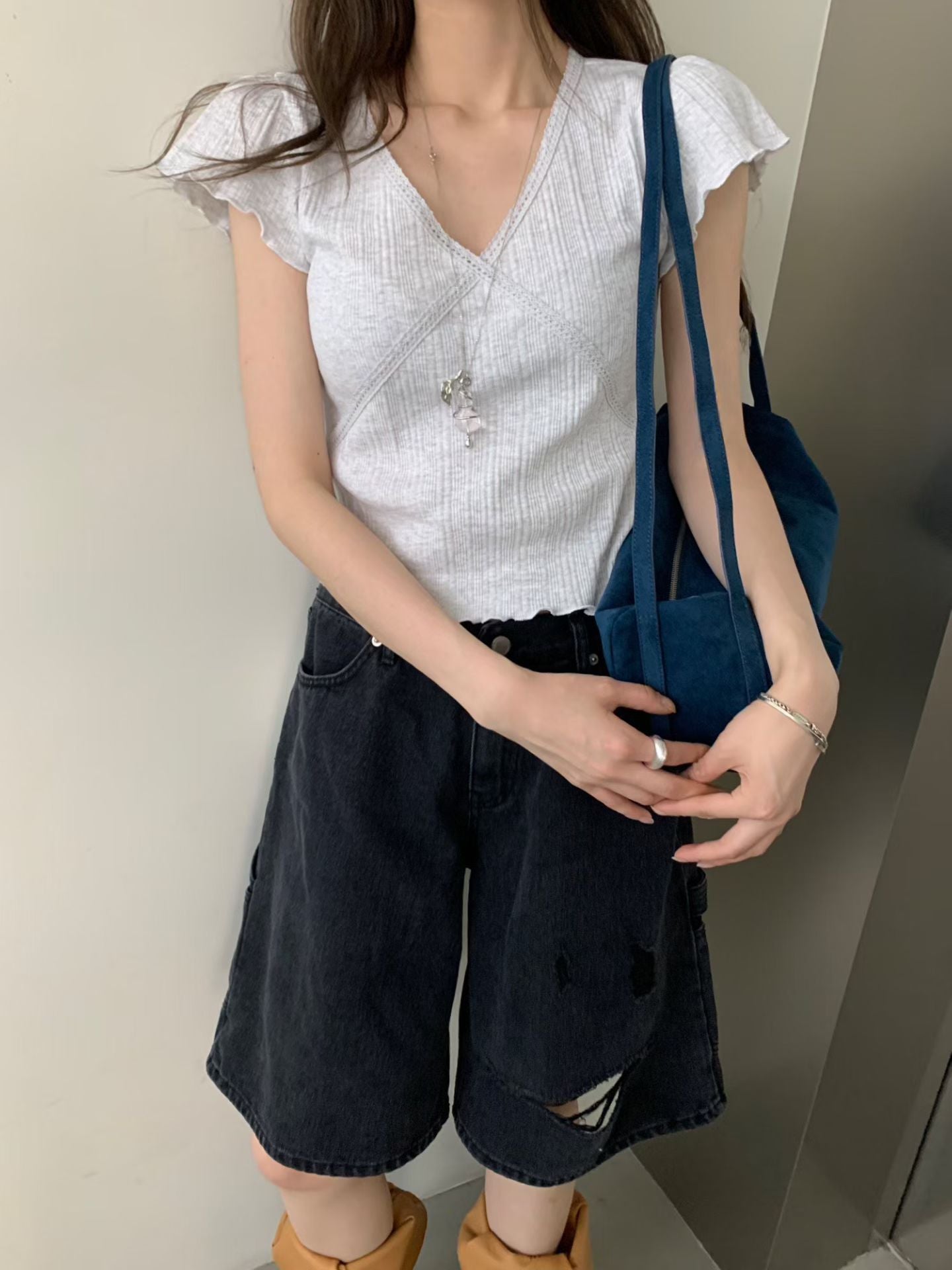 ♡百搭交叉V領顯瘦坑紋上衣♡ (C260656)
