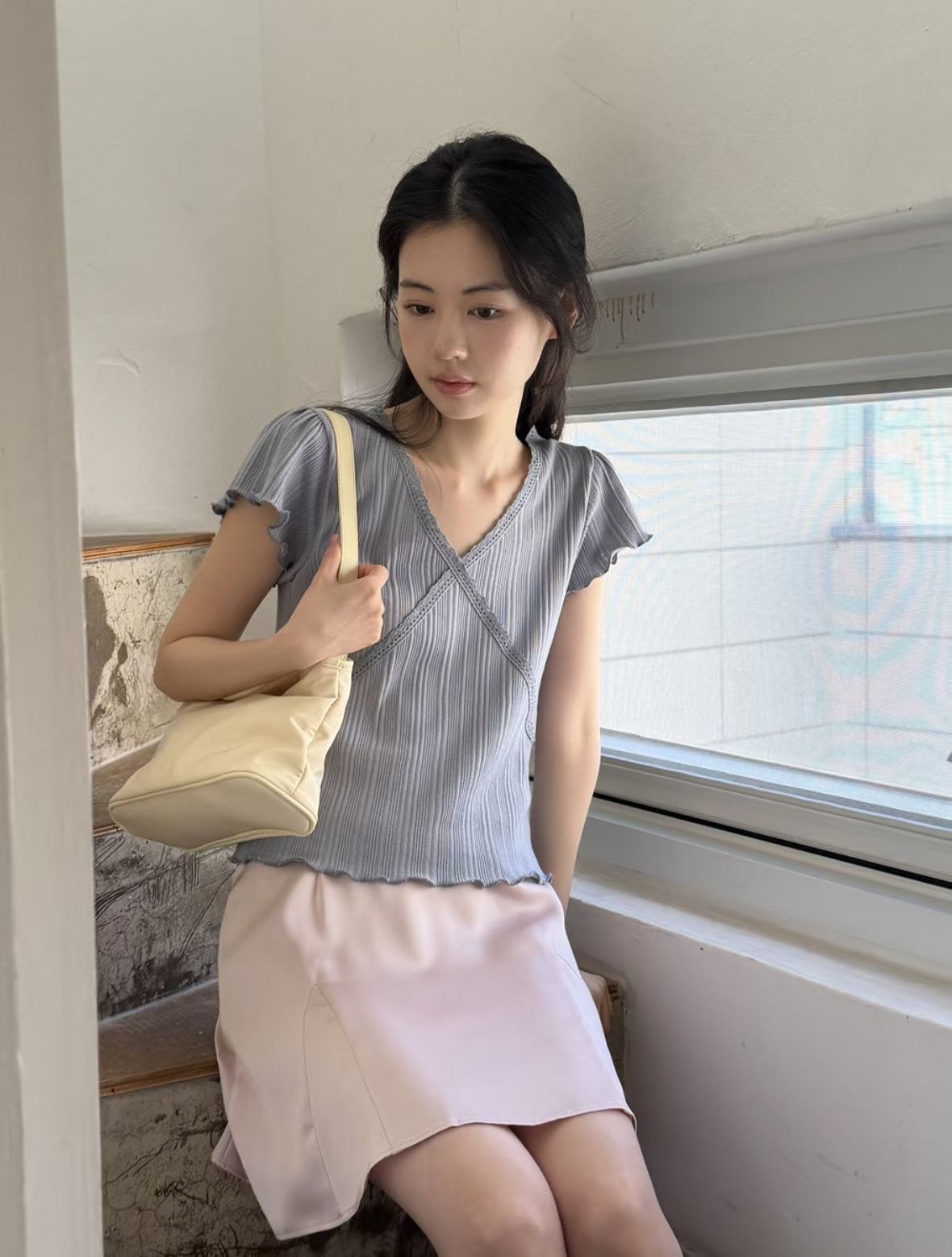 ♡百搭交叉V領顯瘦坑紋上衣♡ (C260656)