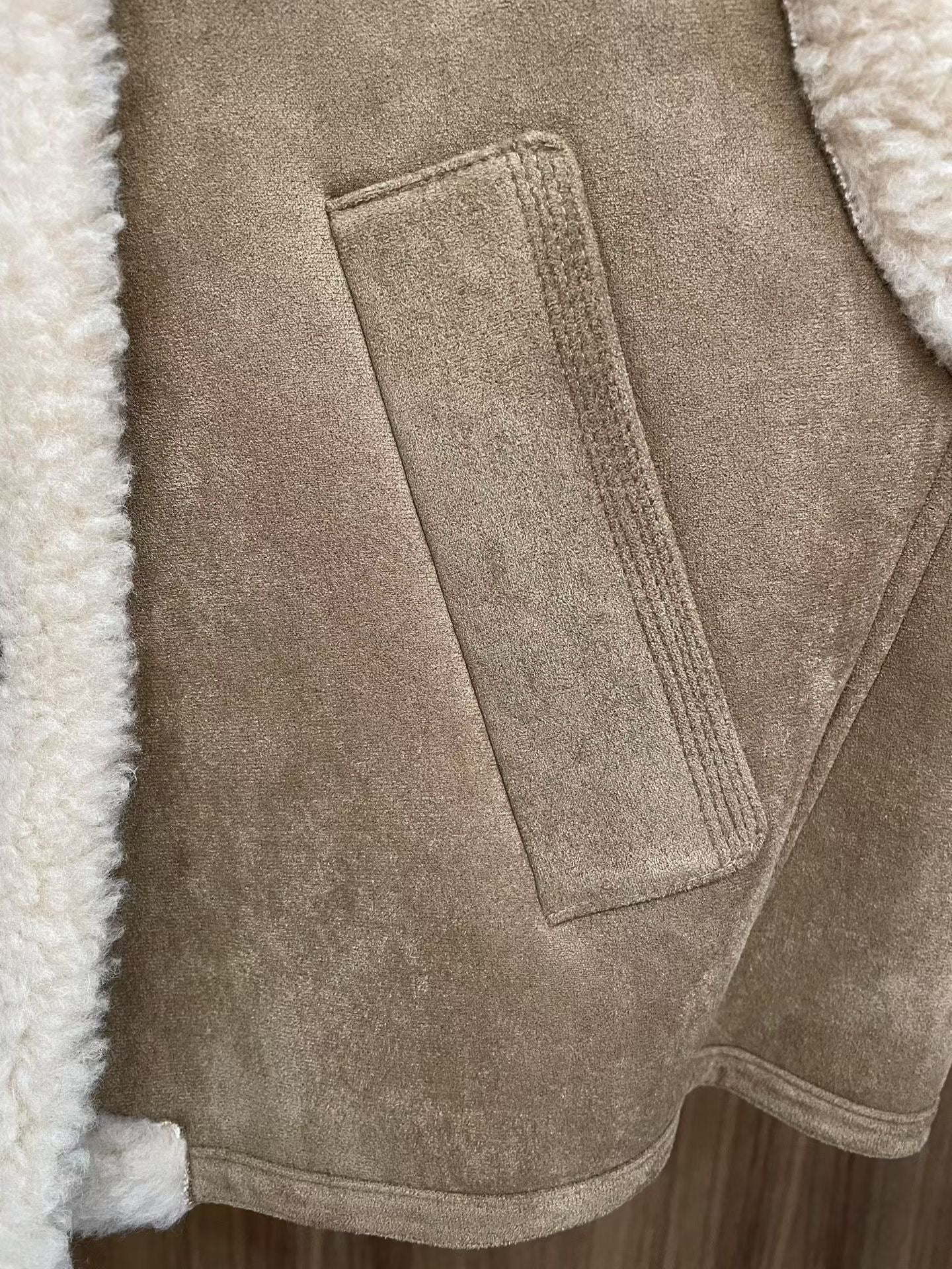 ♡迪羊羔麂皮背心♡ (C251213)