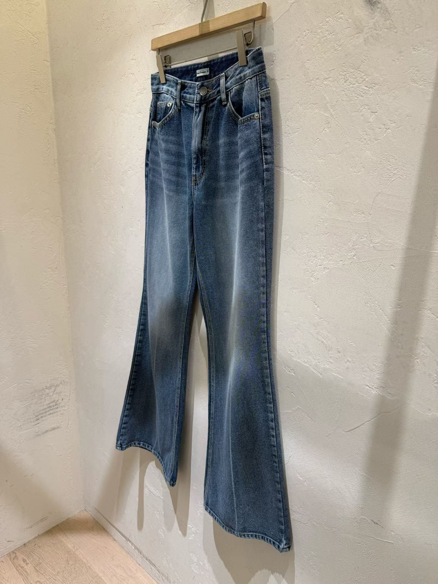 ♡超美刷色九頭身喇叭牛仔褲♡ (C251027)