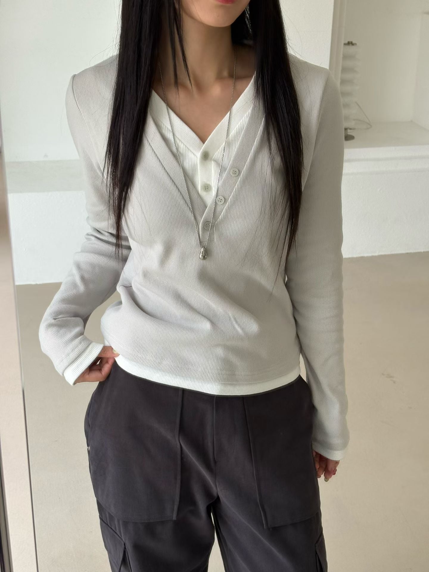 ♡雙層領線假兩件V領上衣♡ (C251255)