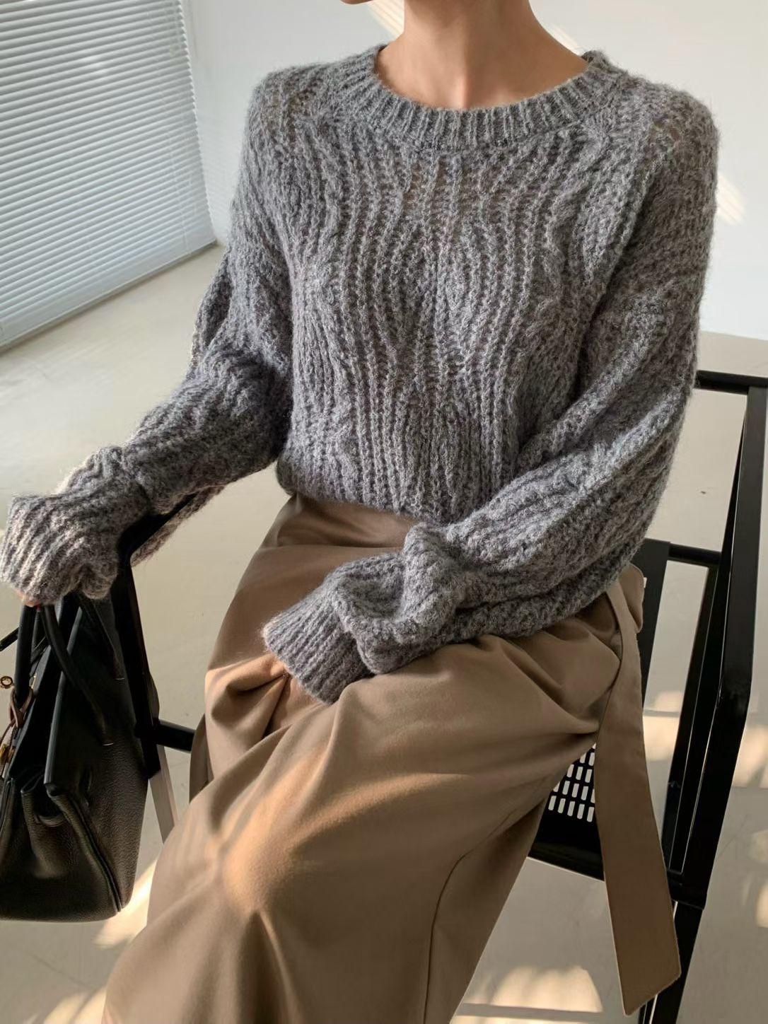 ♡冬日軟慵麻花洞洞毛衣♡ (C251229)