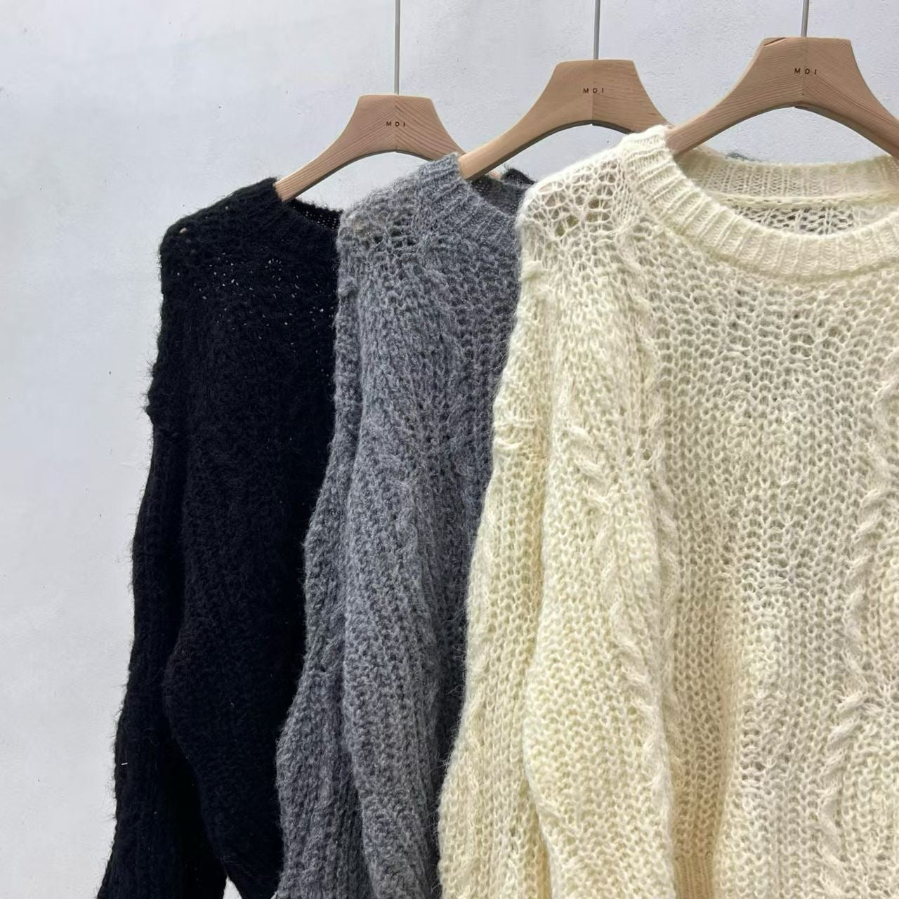 ♡冬日軟慵麻花洞洞毛衣♡ (C251229)