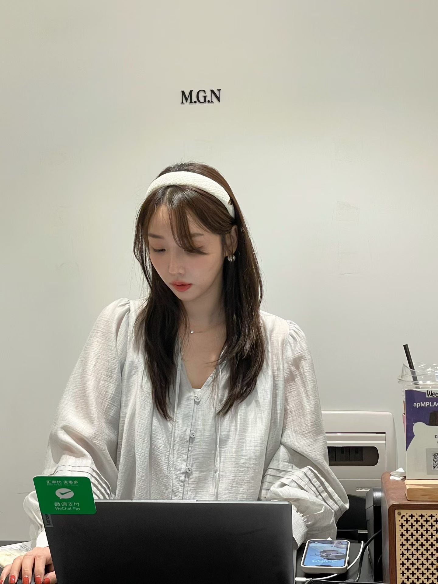 ♡質感手工小香金心Logo髮箍♡ (C251032)