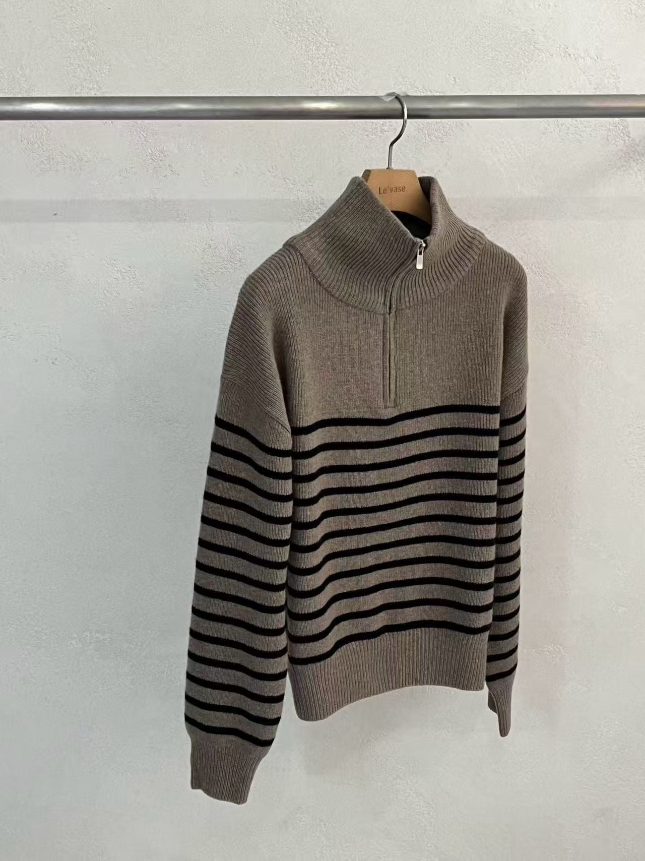 ♡經典法式半高領條紋針織衫♡ (C251009)