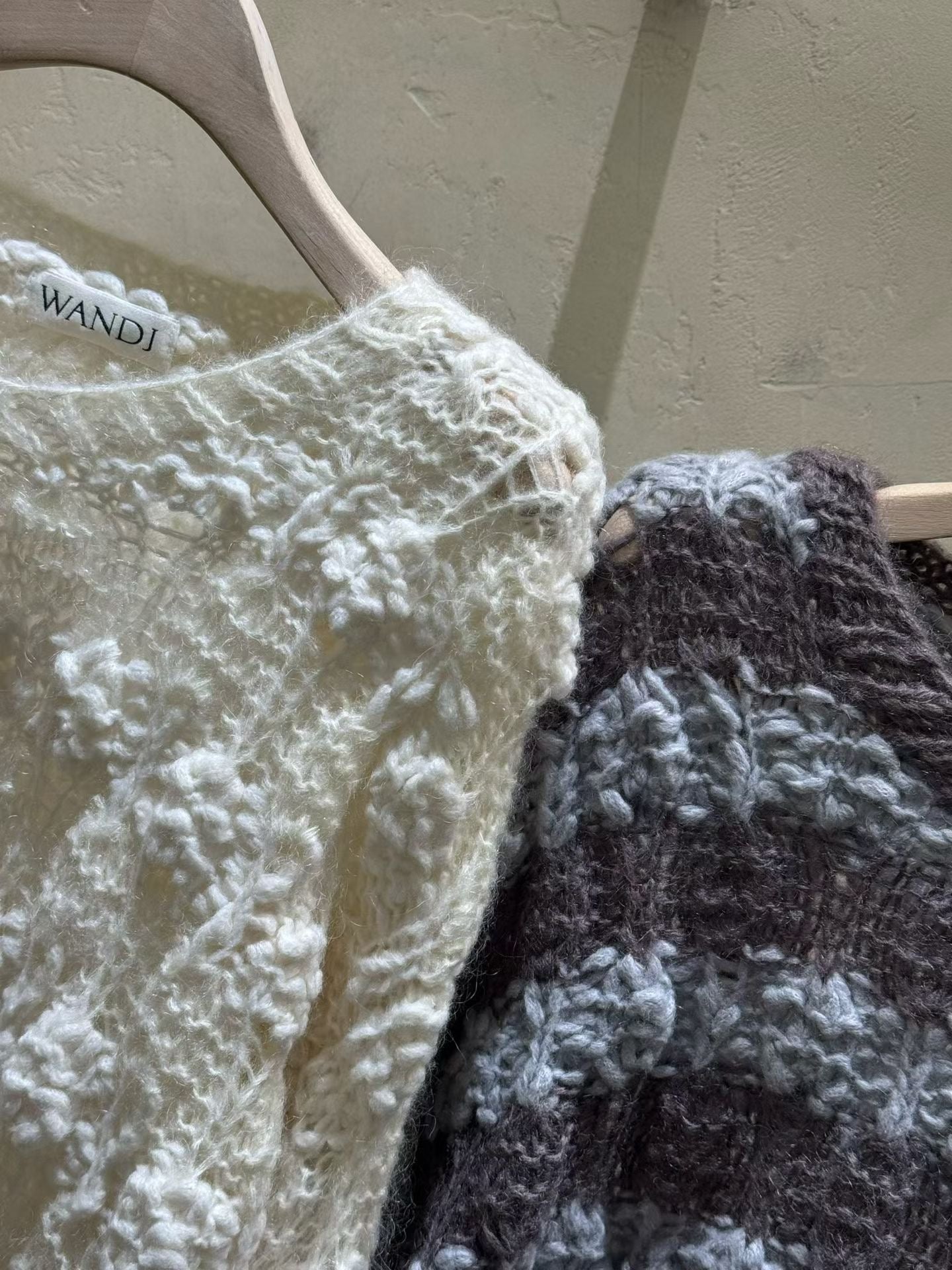 ♡立體花朵手工寬鬆毛衣♡ (C251028)