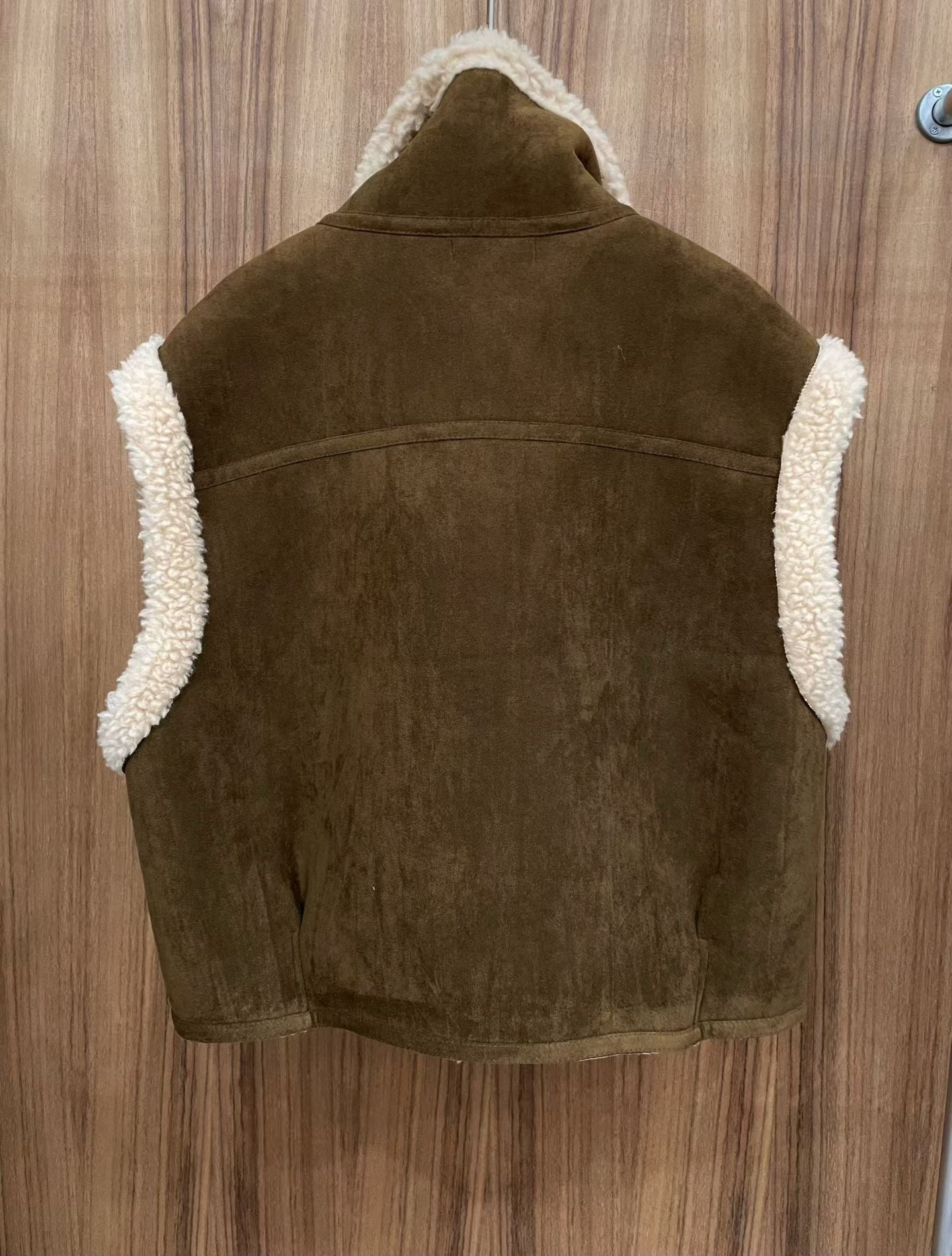 ♡迪羊羔麂皮背心♡ (C251213)