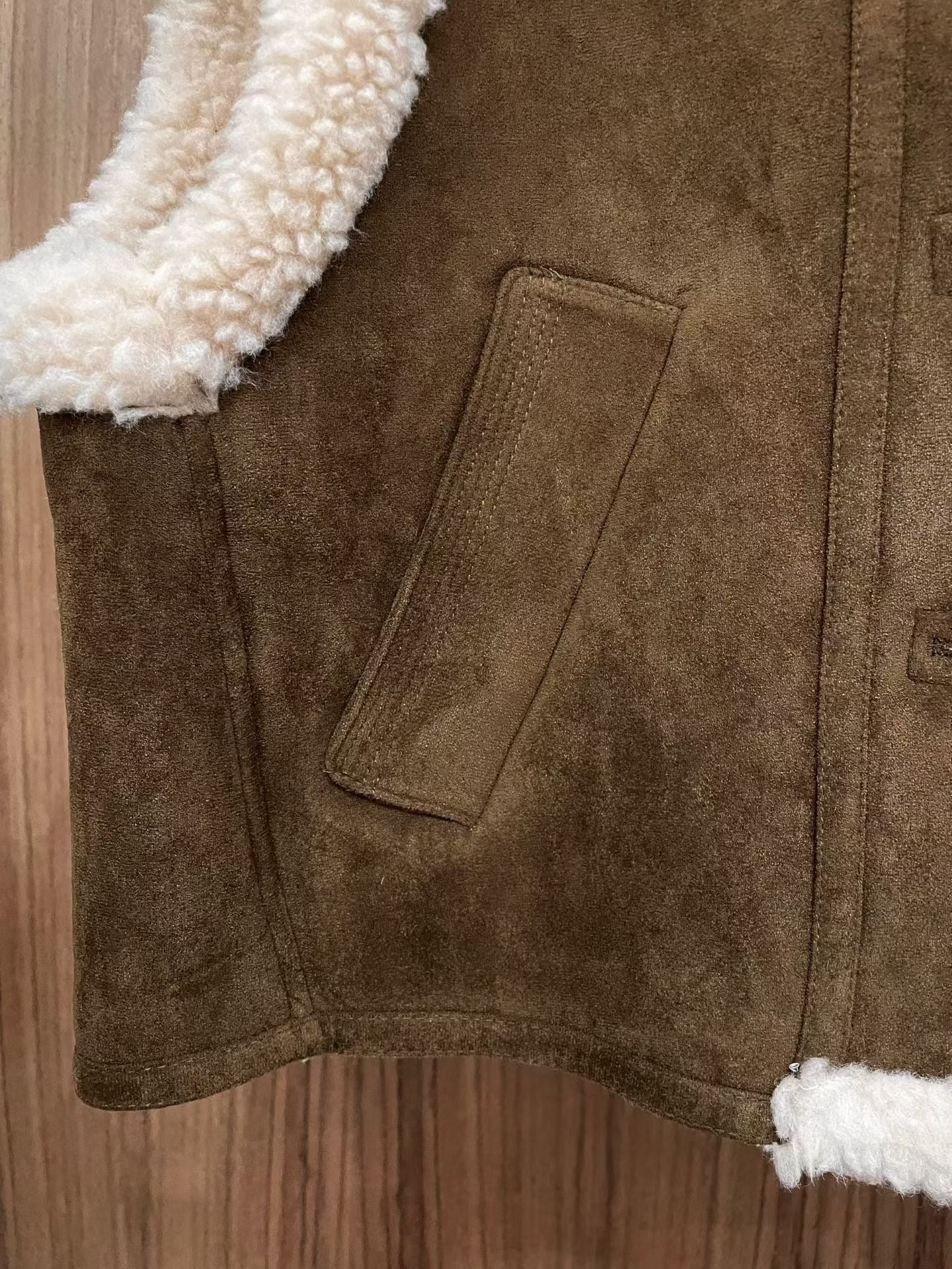 ♡迪羊羔麂皮背心♡ (C251213)