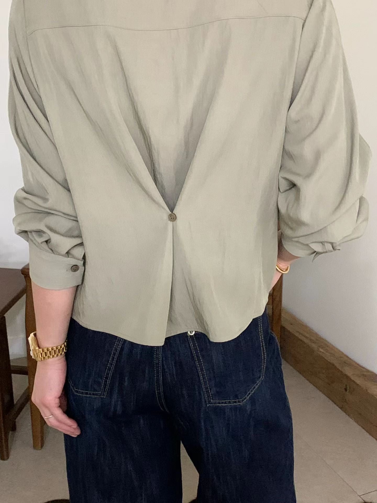 ♡氣質Oni家♡優雅垂領交疊設計感上衣 (C251228)