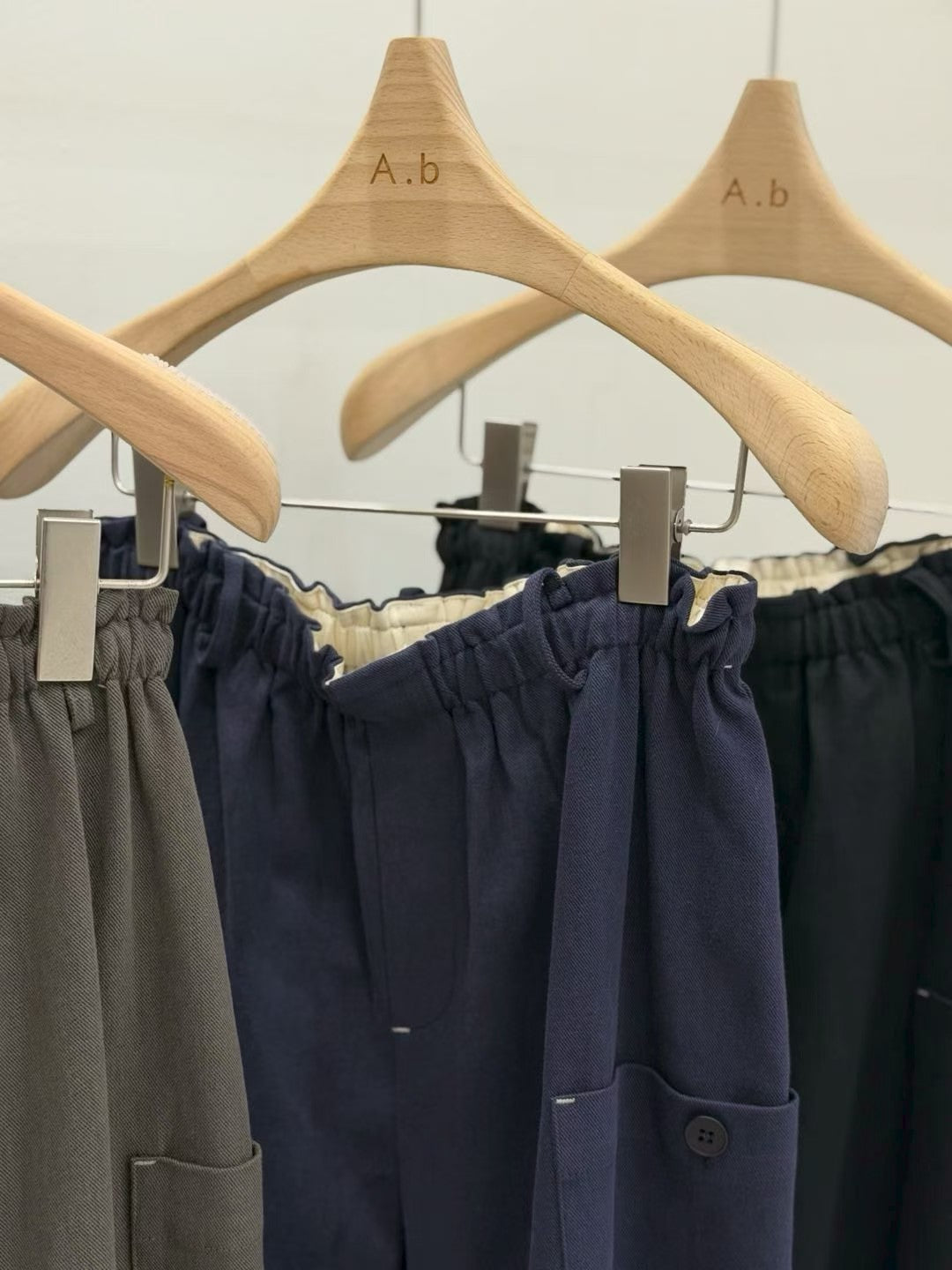 ♡率性舒適微工裝寬版彎刀褲♡ (C251161)