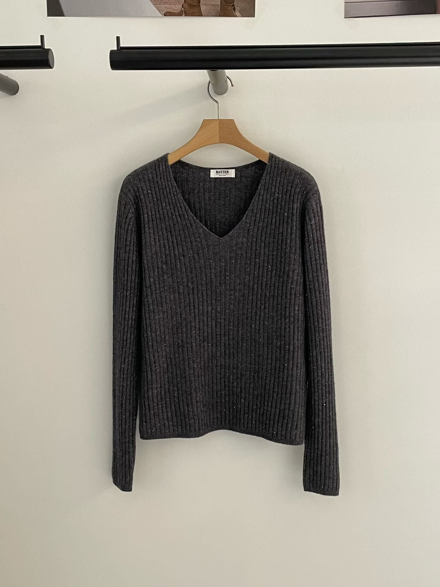 ♡低調細閃亮點V領毛衣♡ (C251222)
