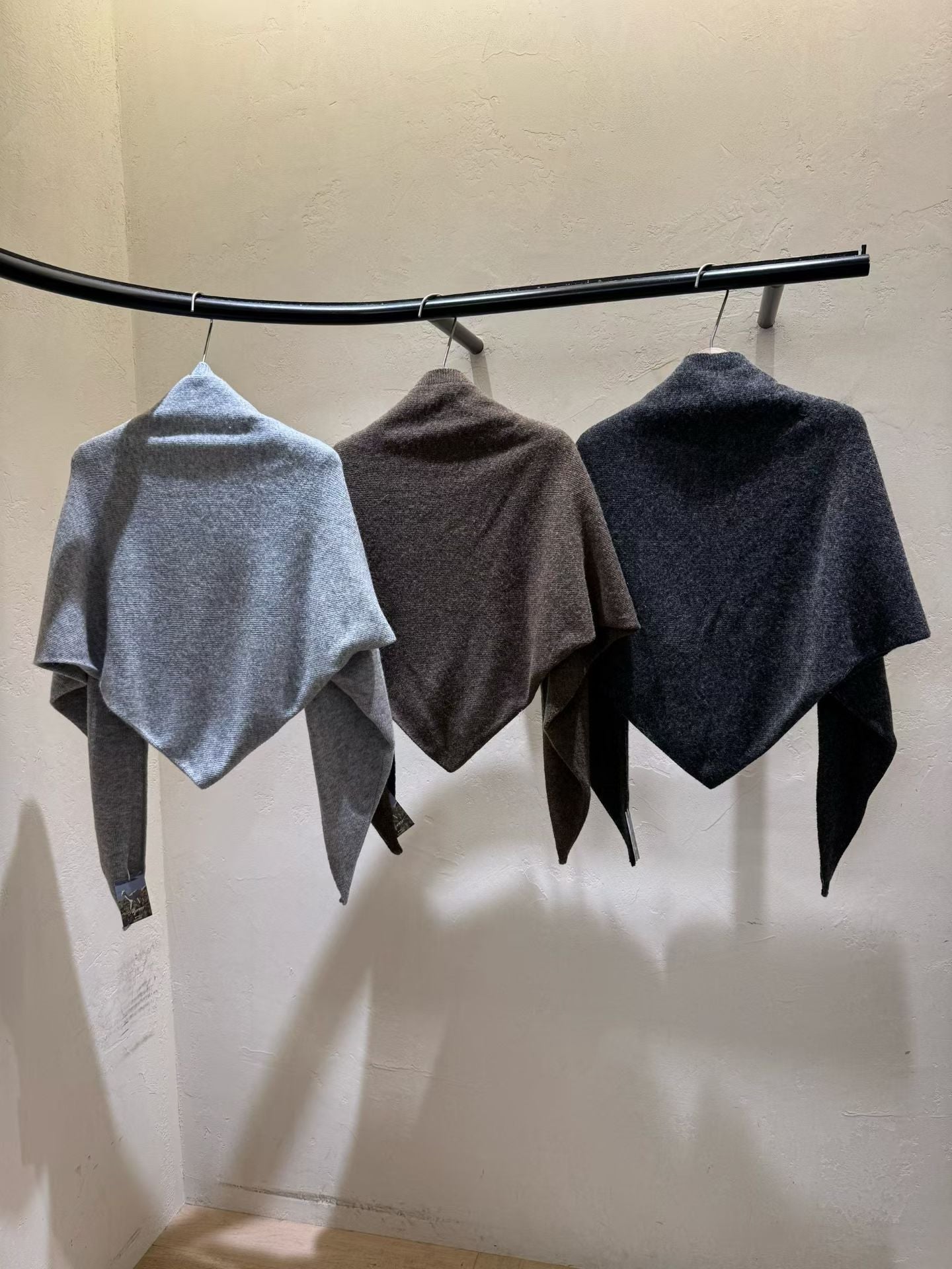 ♡秋冬必備~質感輕暖多功能披肩♡ (C251049)