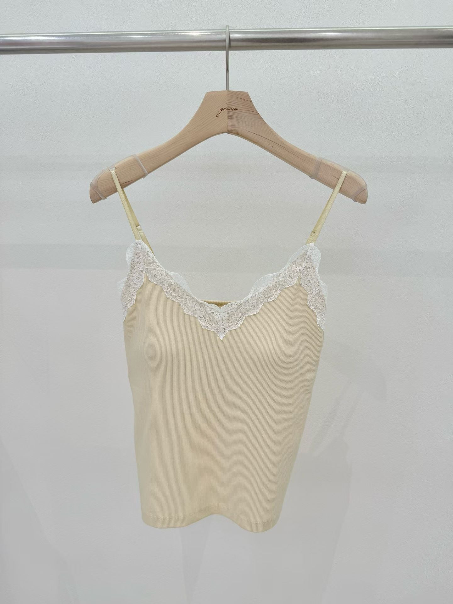 ♡日常必備蕾絲邊內搭細肩帶♡ (C260554)