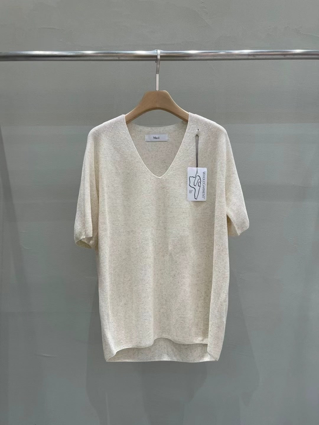 ♡氣質Oni家♡簡約不敗款一體成型Ｖ零上衣 (C250914)
