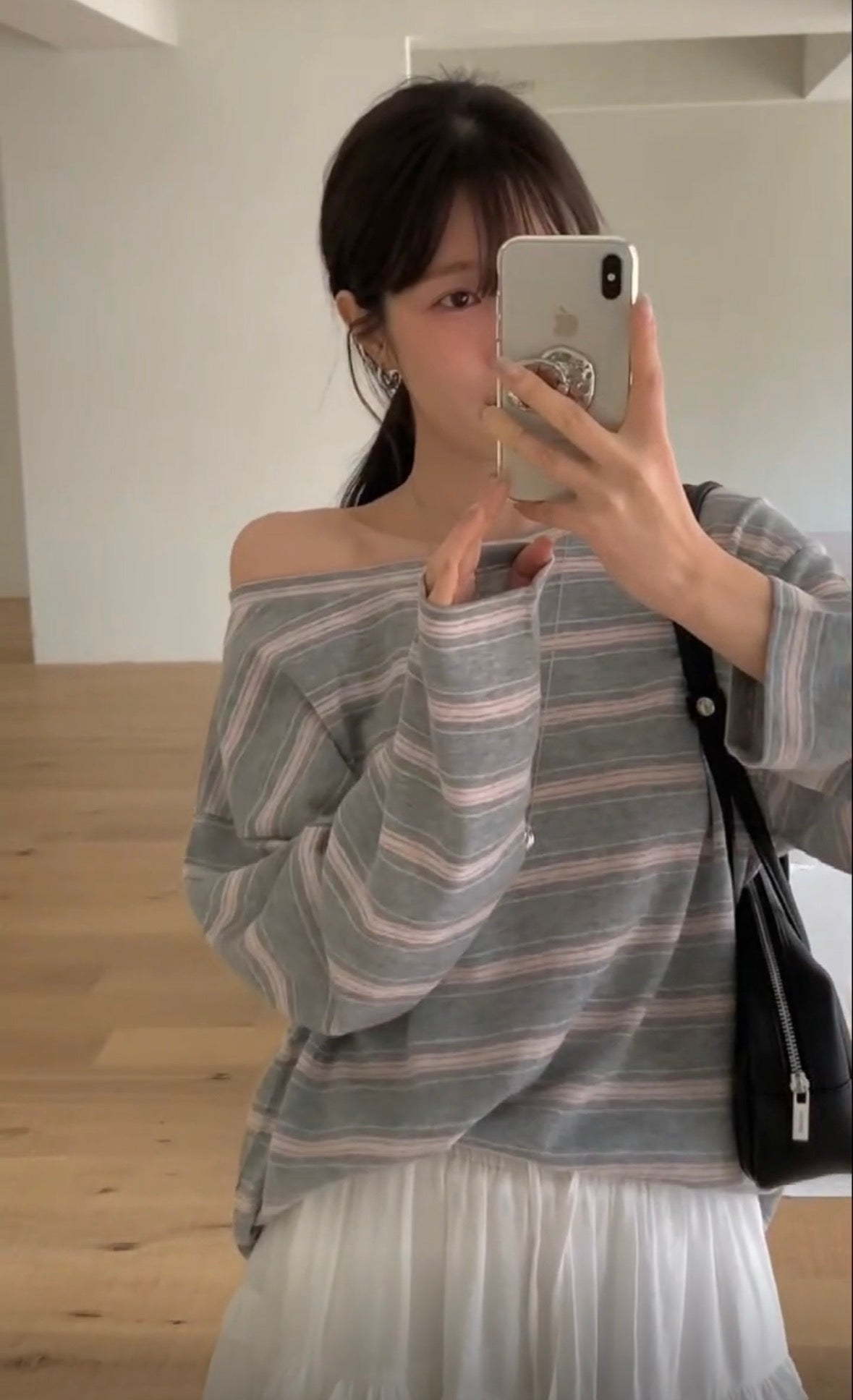 ♡慵懶斜肩條紋上衣♡ (C260532)