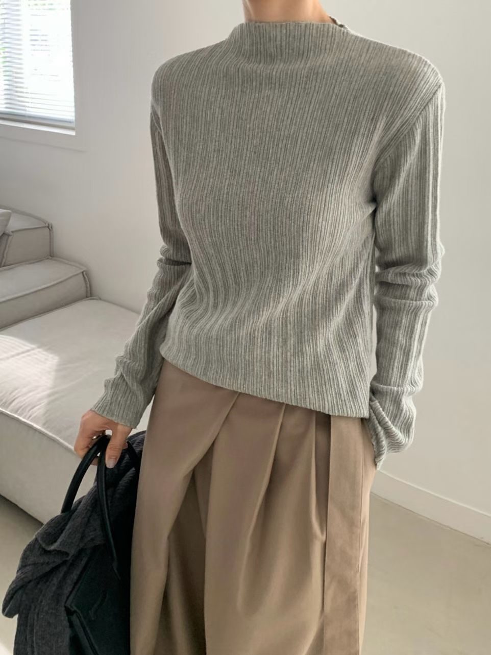 ♡極簡細坑微高領針織上衣♡ (C251217)
