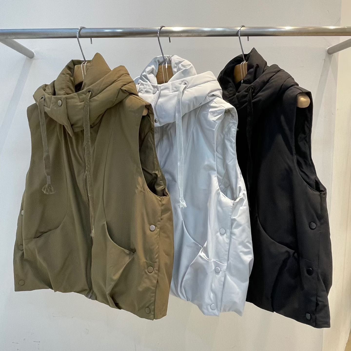 ♡連帽側釦羽絨背心♡ (C251169)