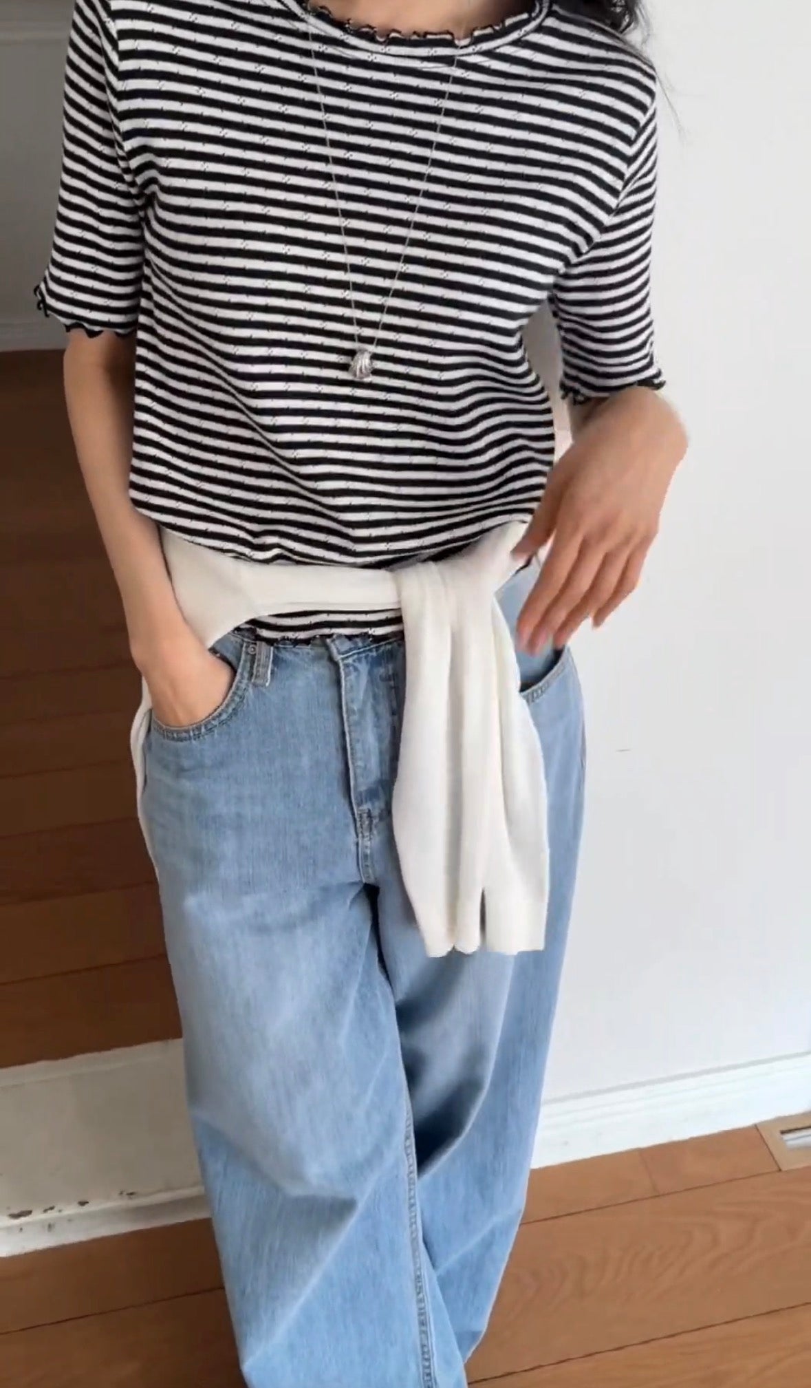 ♡經典細緻波浪滾邊條紋上衣♡ (C260534)