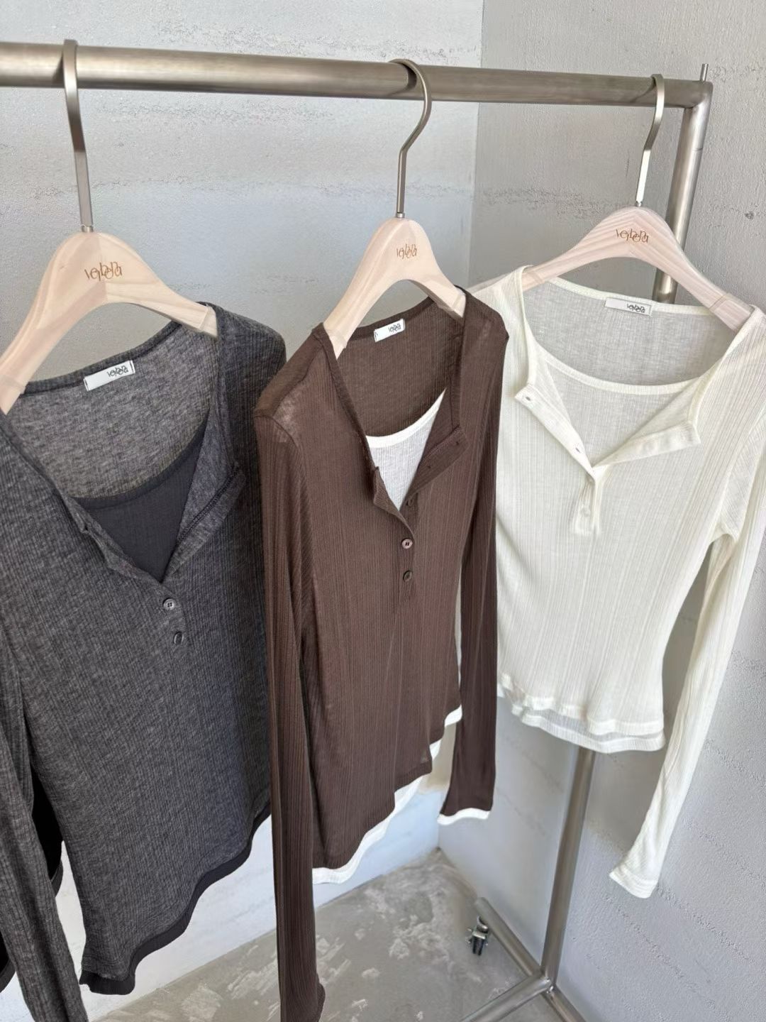 ♡輕柔親膚層次感長袖上衣♡ (C251253)