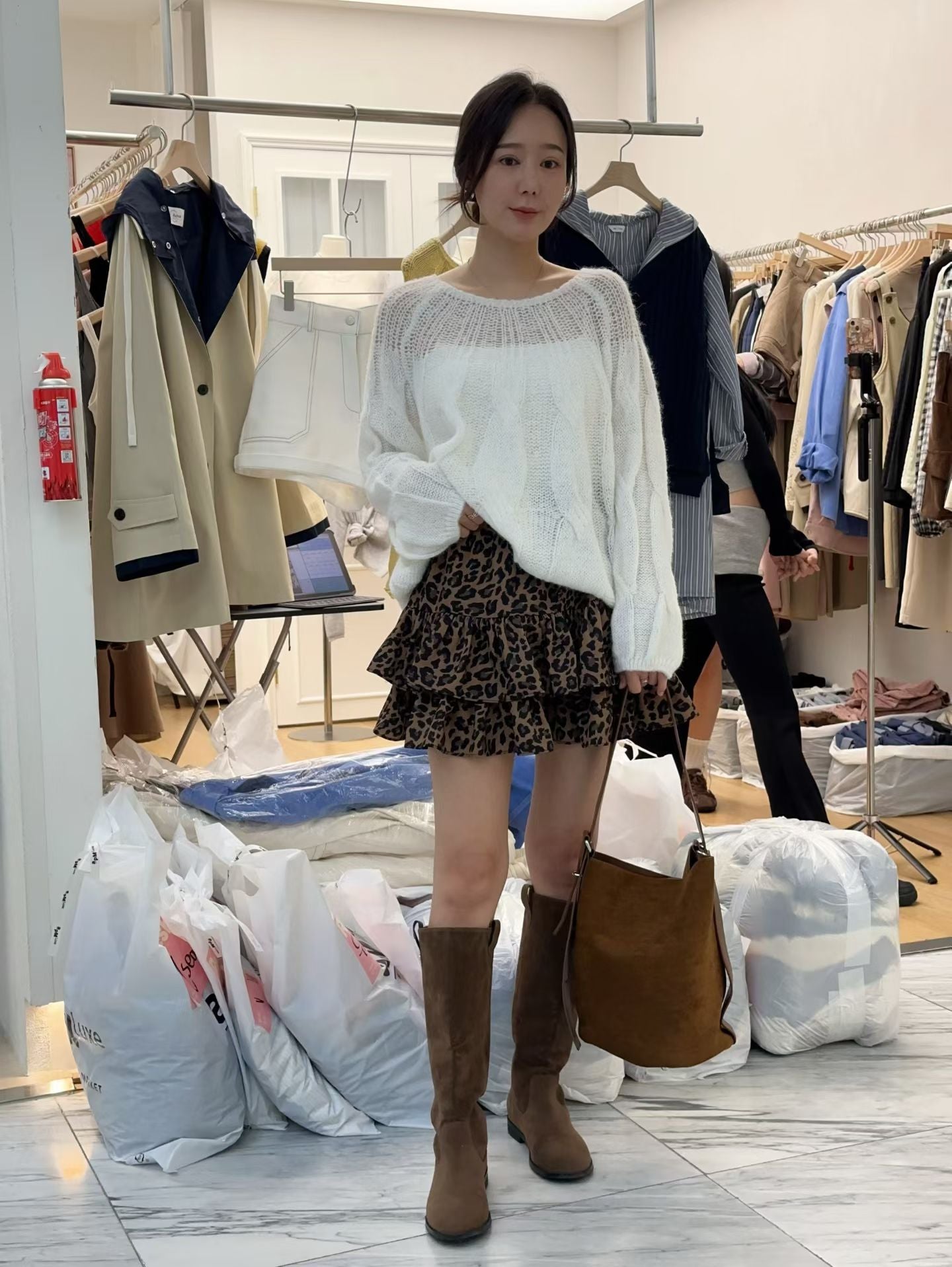 ♡輕柔鏤空麻花寬鬆針織上衣♡ (C251026)