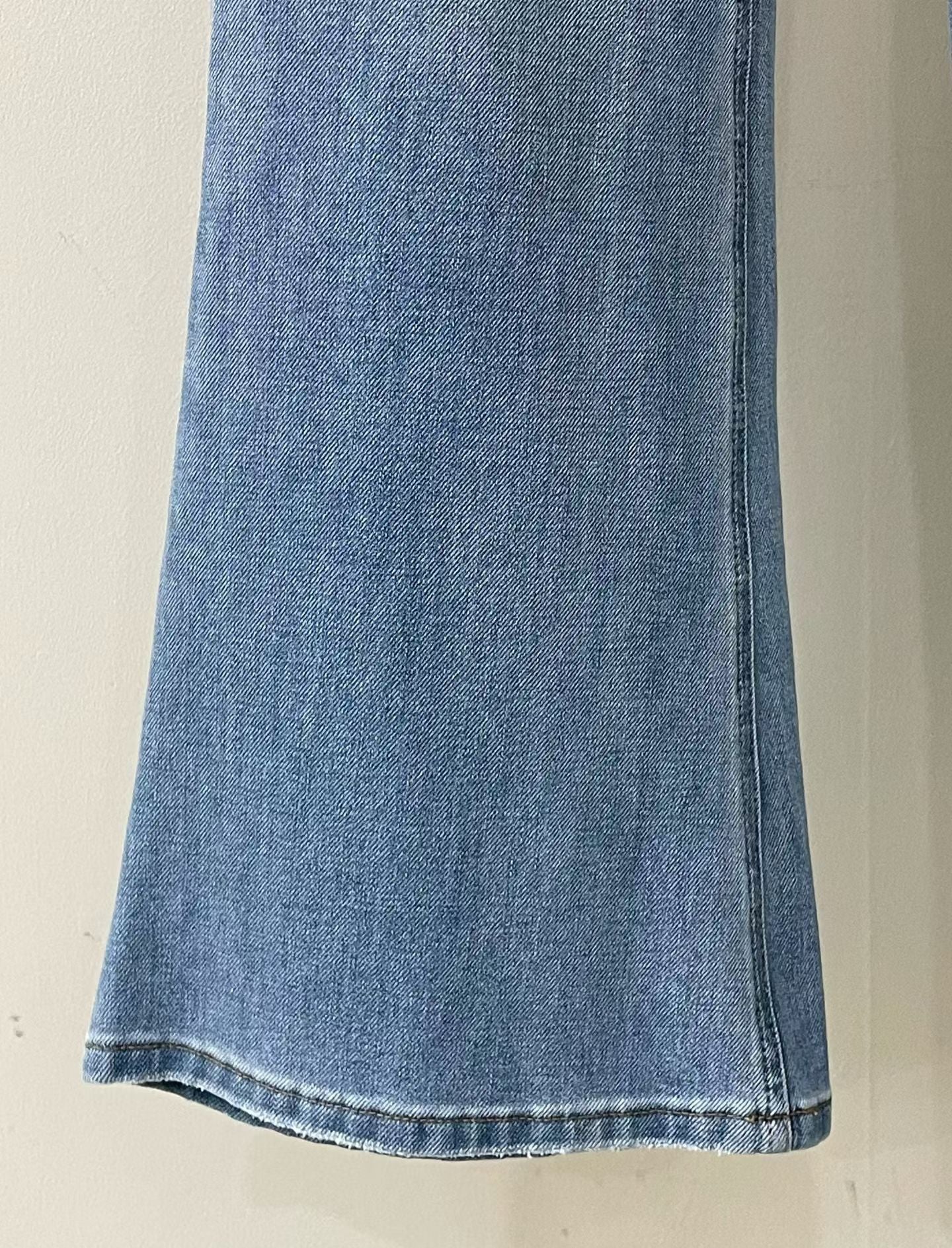 ♡極修腿翹臀微喇牛仔褲♡ (C260311)