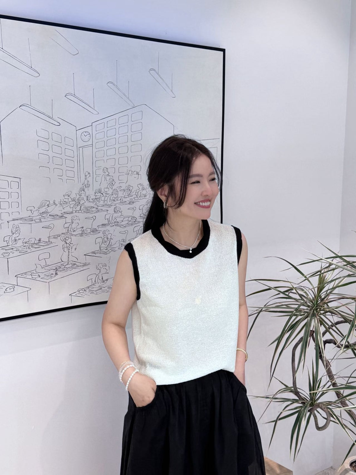 ♡法式黑白撞色滾邊無袖背心♡ (C260947)